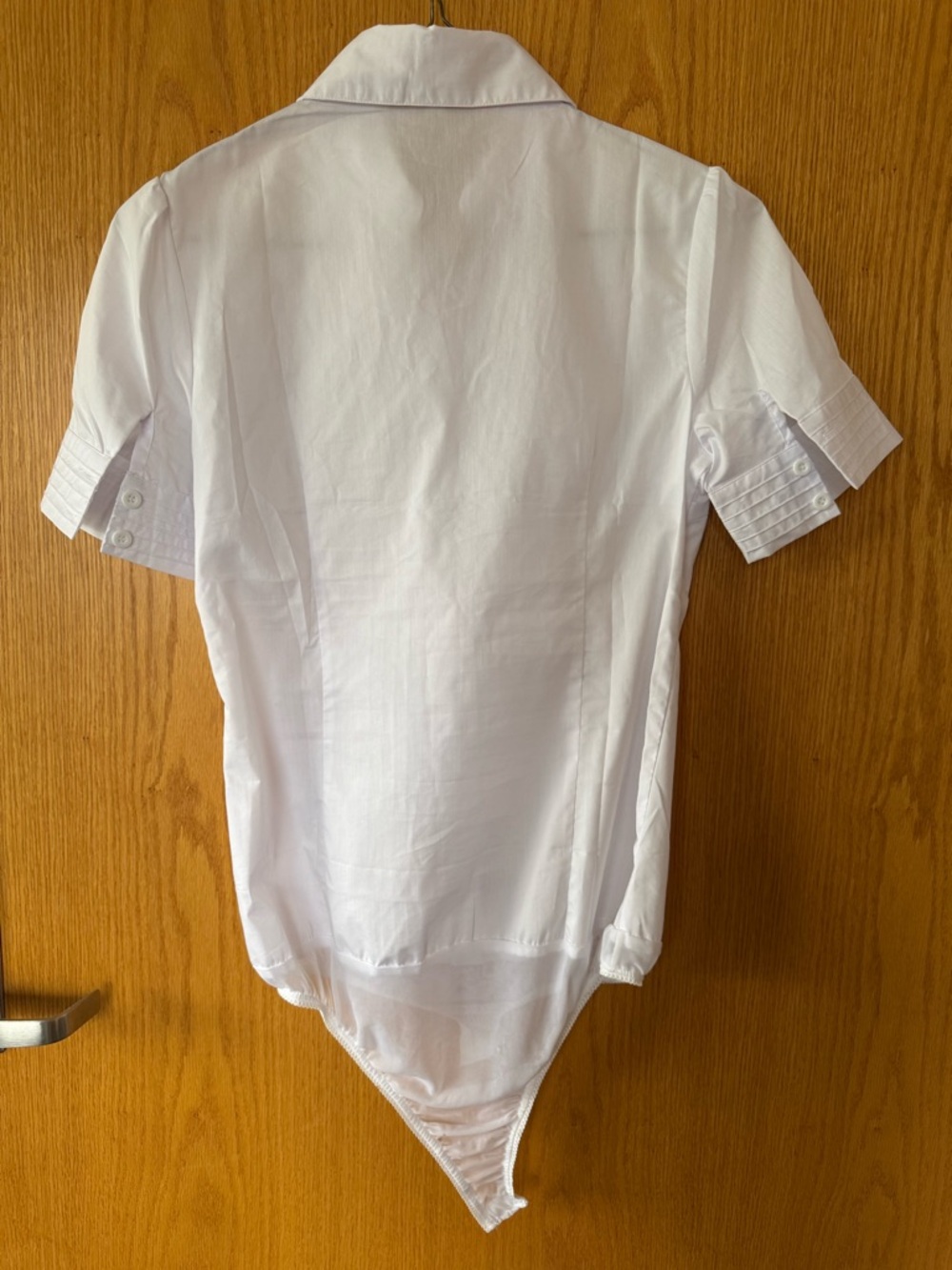 Women’s White Pleated Button-Front Shirt Bodysuit, size 6/small. - Picture 5 of 5